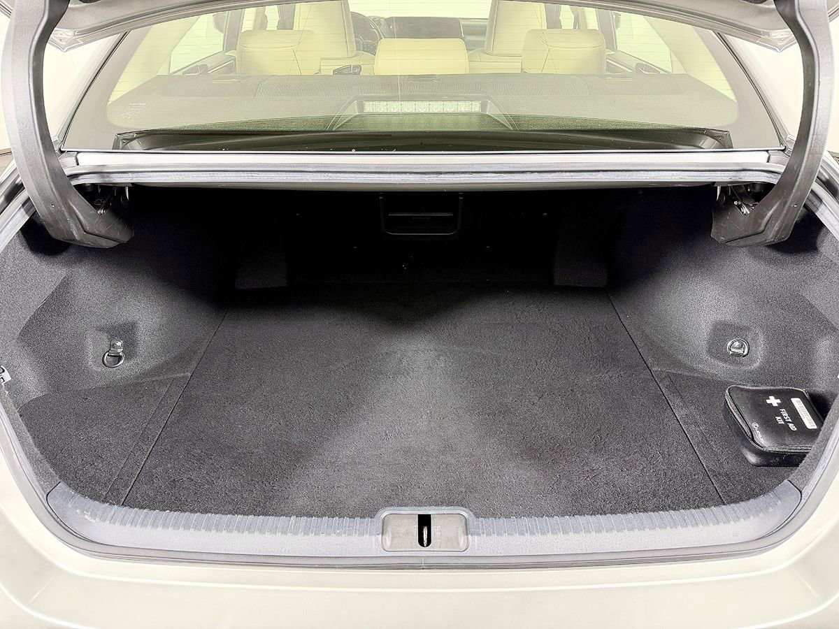 Used 2019 Lexus ES 300h w/ Premium Package FWD image 15
