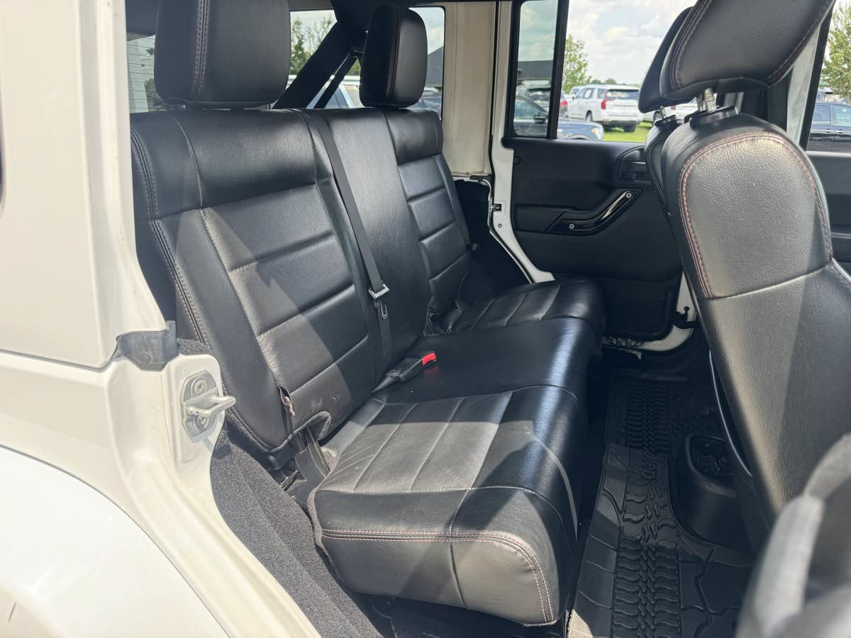 Used 2012 Jeep Wrangler Unlimited Sahara AWD/4WD image 13