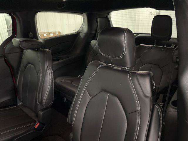 New 2026 Chrysler Pacifica Select w/ S Appearance Package AWD/4WD image 34