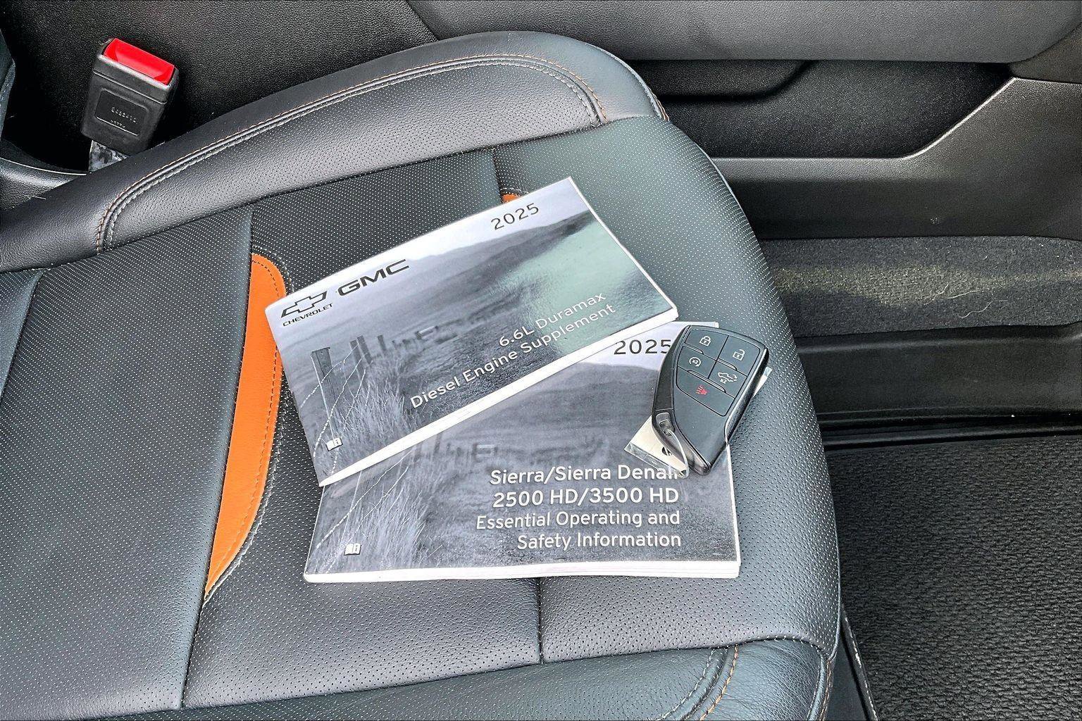 Used 2025 GMC Sierra 3500 AT4 w/ AT4 Premium Plus Package image 13