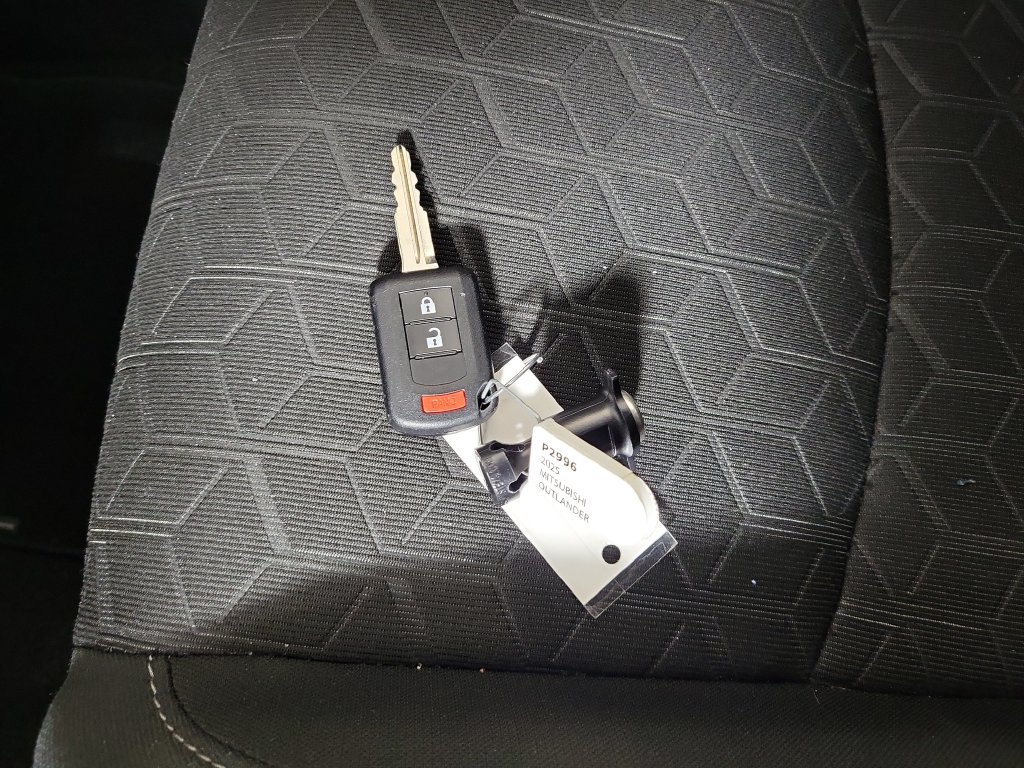 Used 2025 Mitsubishi Outlander Sport AWD image 27