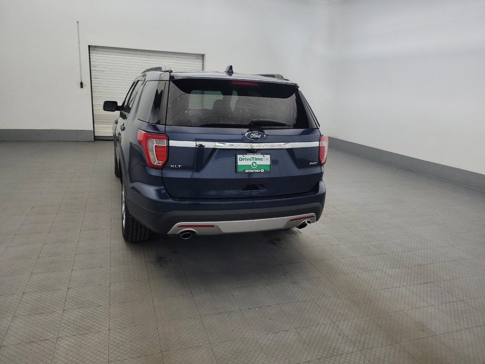 Used 2017 Ford Explorer XLT w/ Equipment Group 202A AWD/4WD image 6