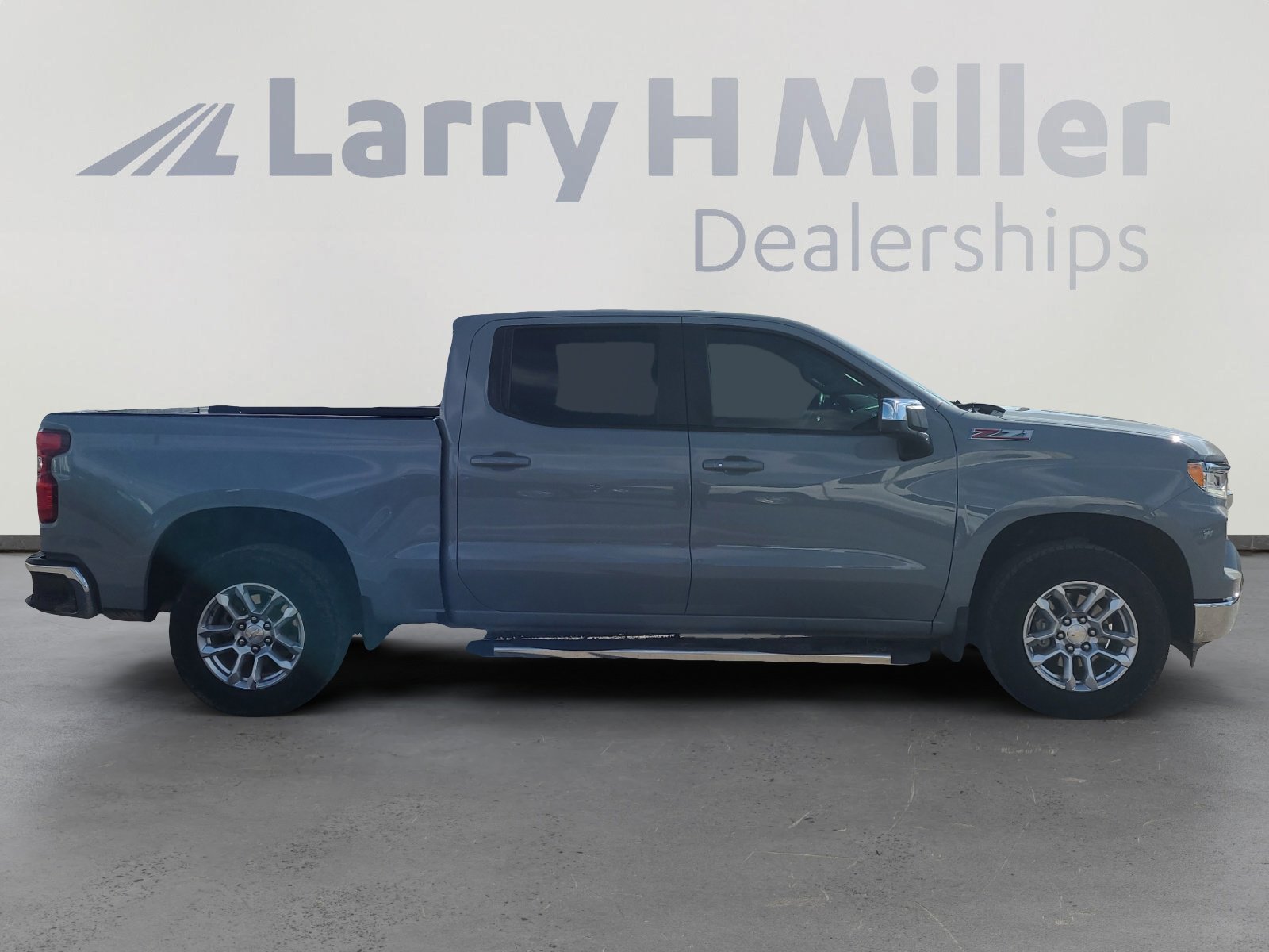 Used 2024 Chevrolet Silverado 1500 LT w/ Z71 Off-Road Package image 6