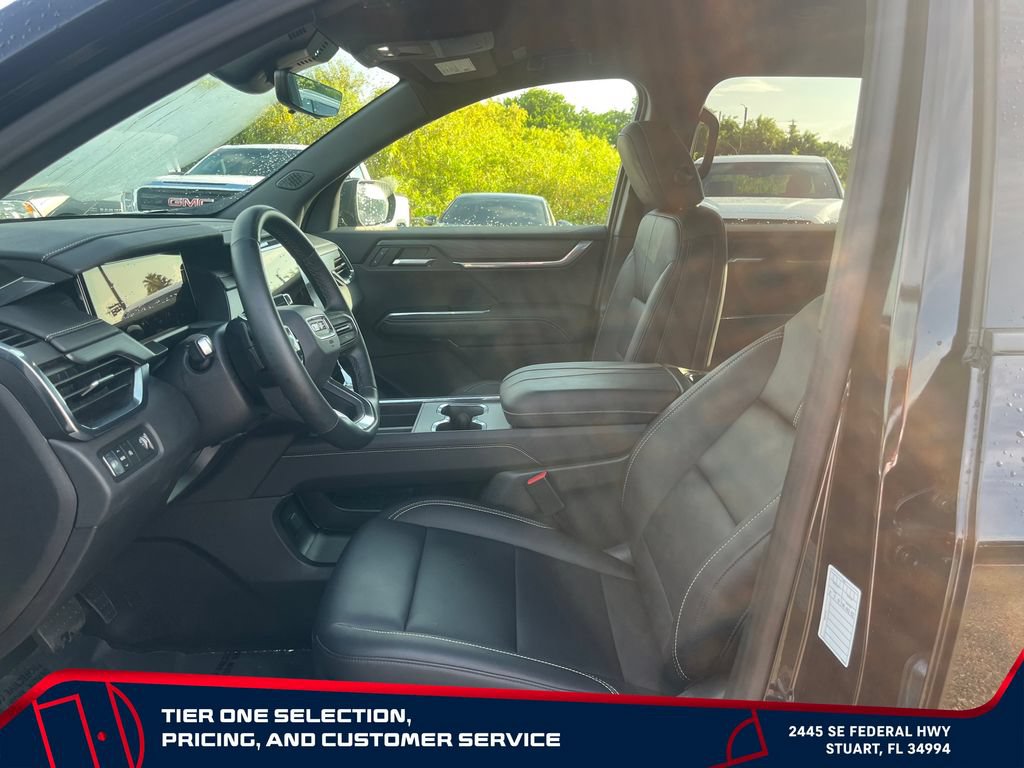 Used 2026 GMC Acadia Elevation w/ Elevation Premium Package FWD image 12