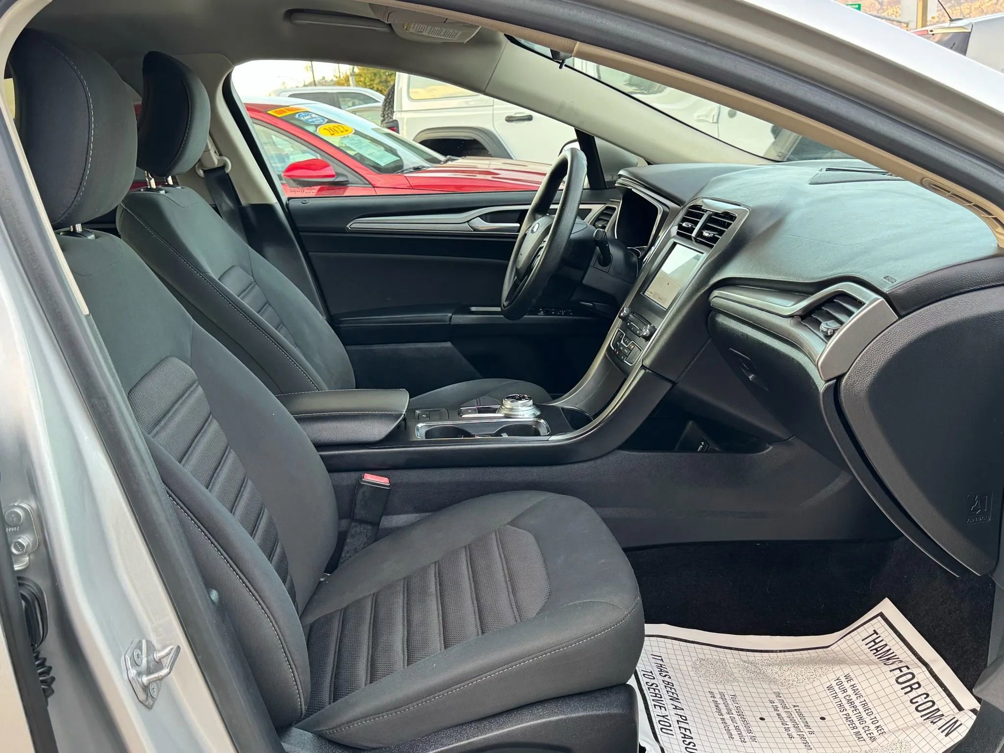 Used 2017 Ford Fusion SE w/ Fusion SE Technology Package FWD image 28
