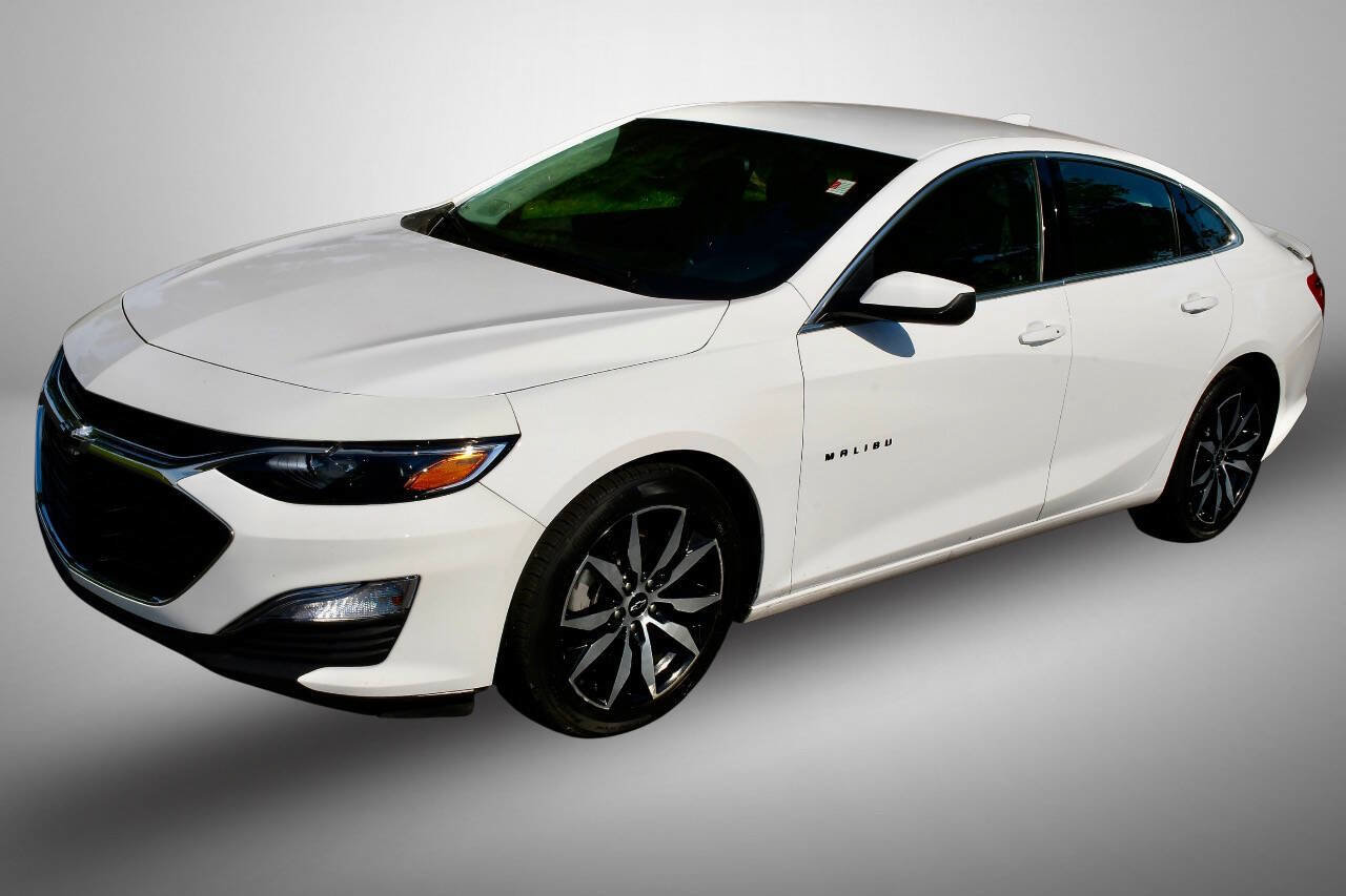 Used 2021 Chevrolet Malibu RS FWD image 2