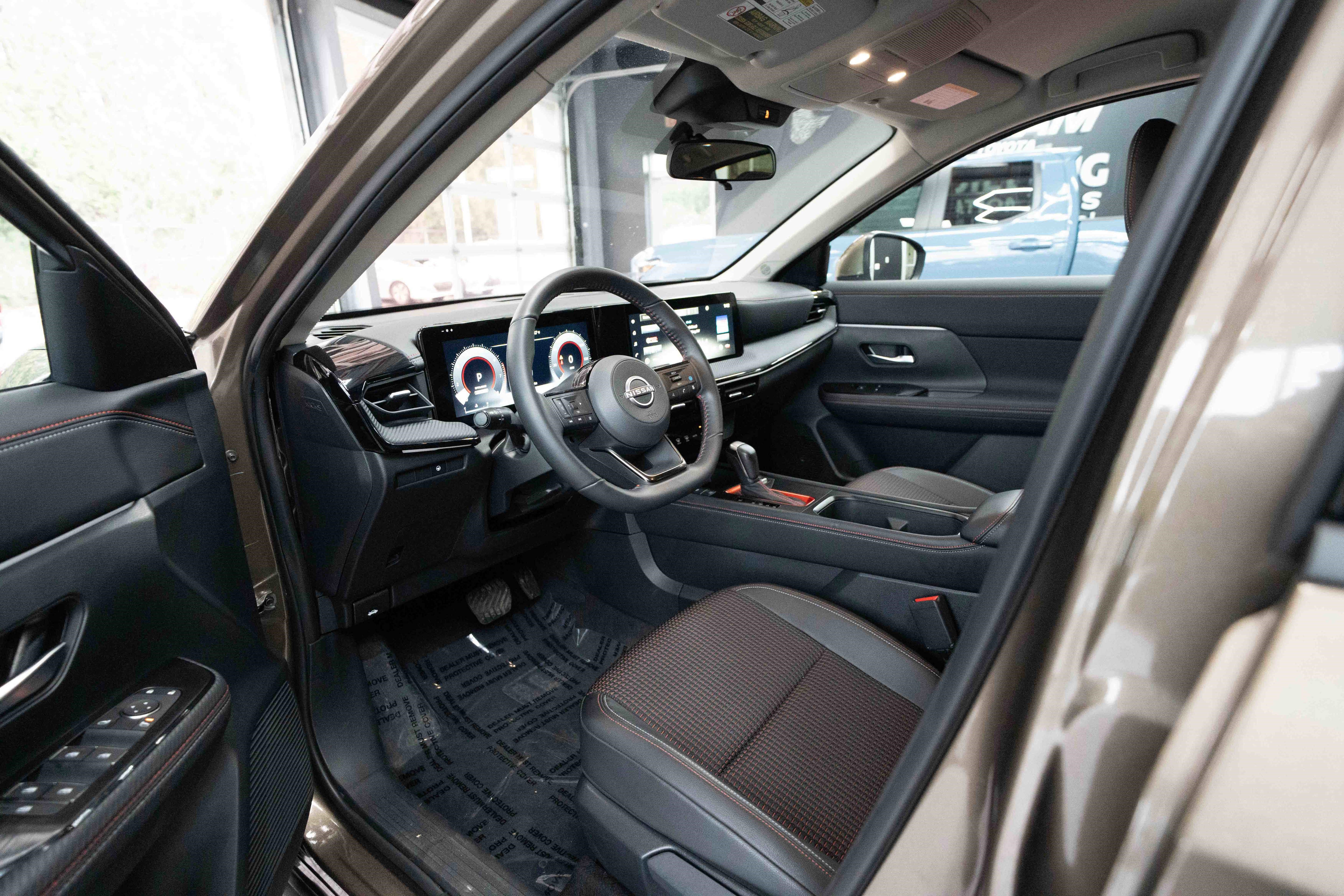 Used 2025 Nissan Kicks SR image 8