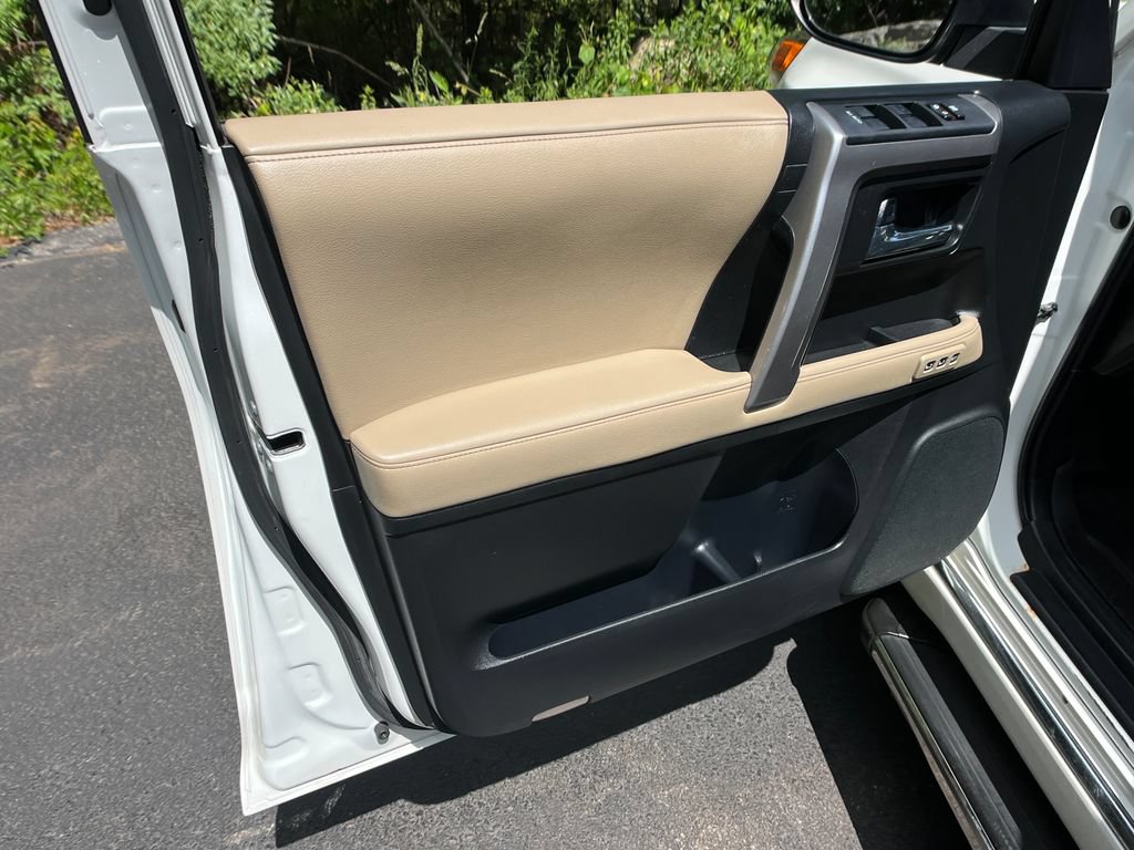 Used 2017 Toyota 4Runner Limited AWD/4WD image 11