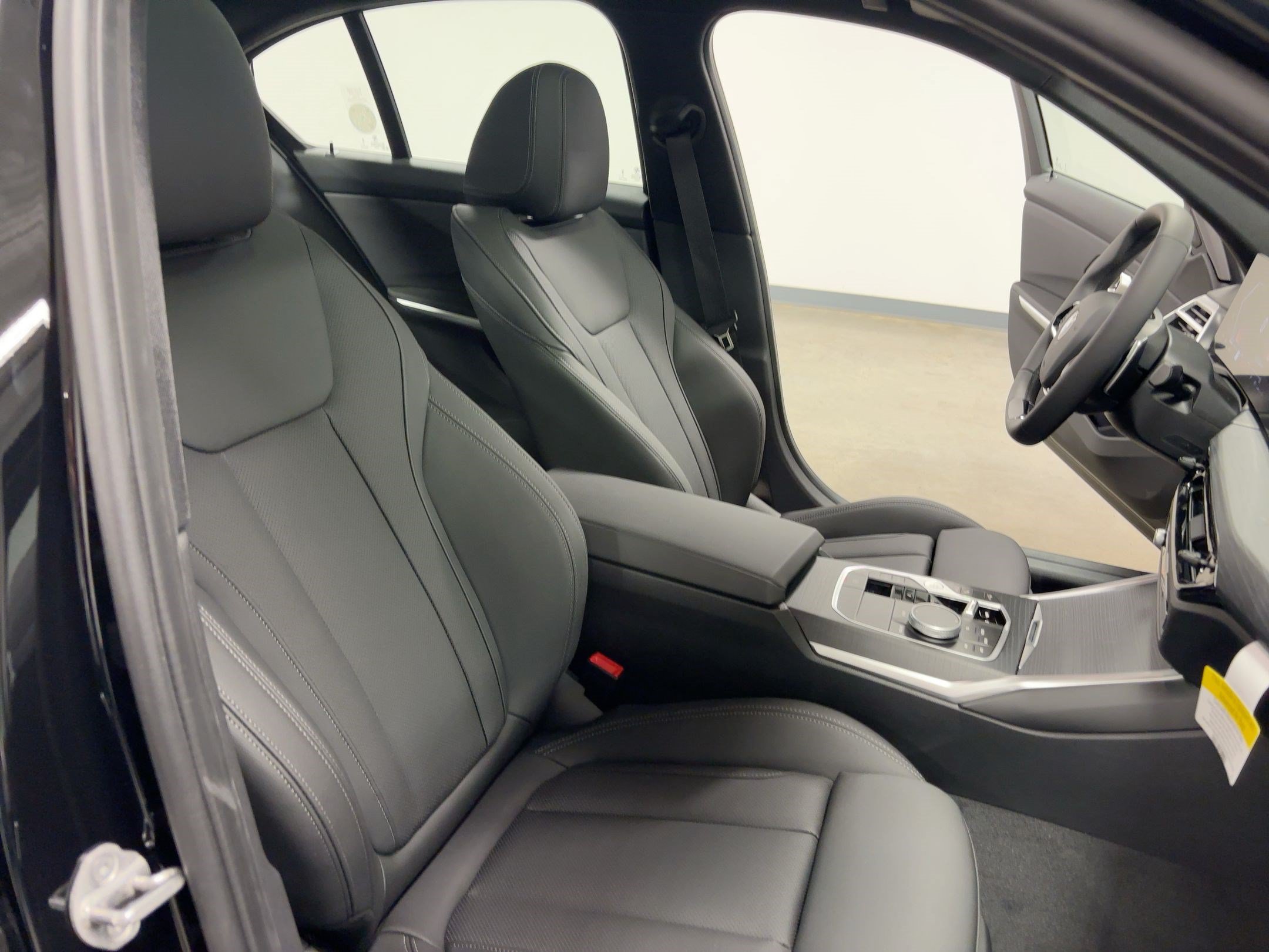 Used 2026 BMW 330i Sedan w/ Convenience Package RWD image 31