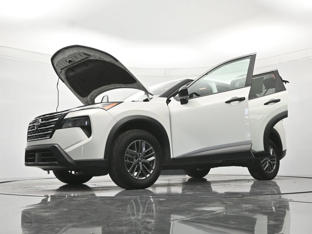Used 2024 Nissan Rogue S FWD image 48