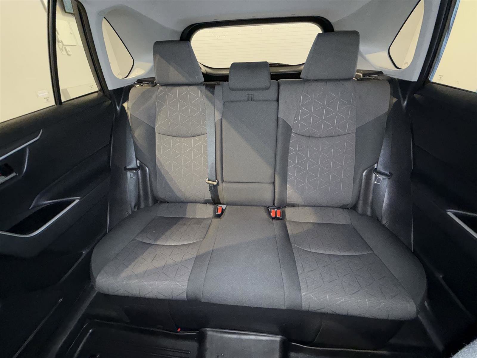 Used 2019 Toyota RAV4 XLE w/ Convenience Package image 24