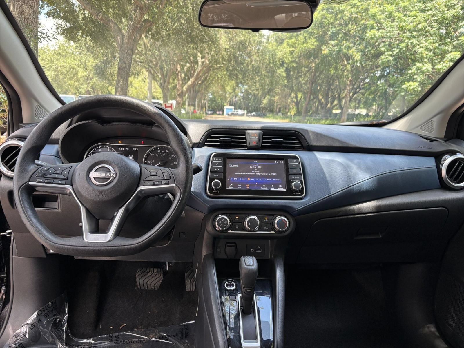 Used 2025 Nissan Versa SV FWD image 31