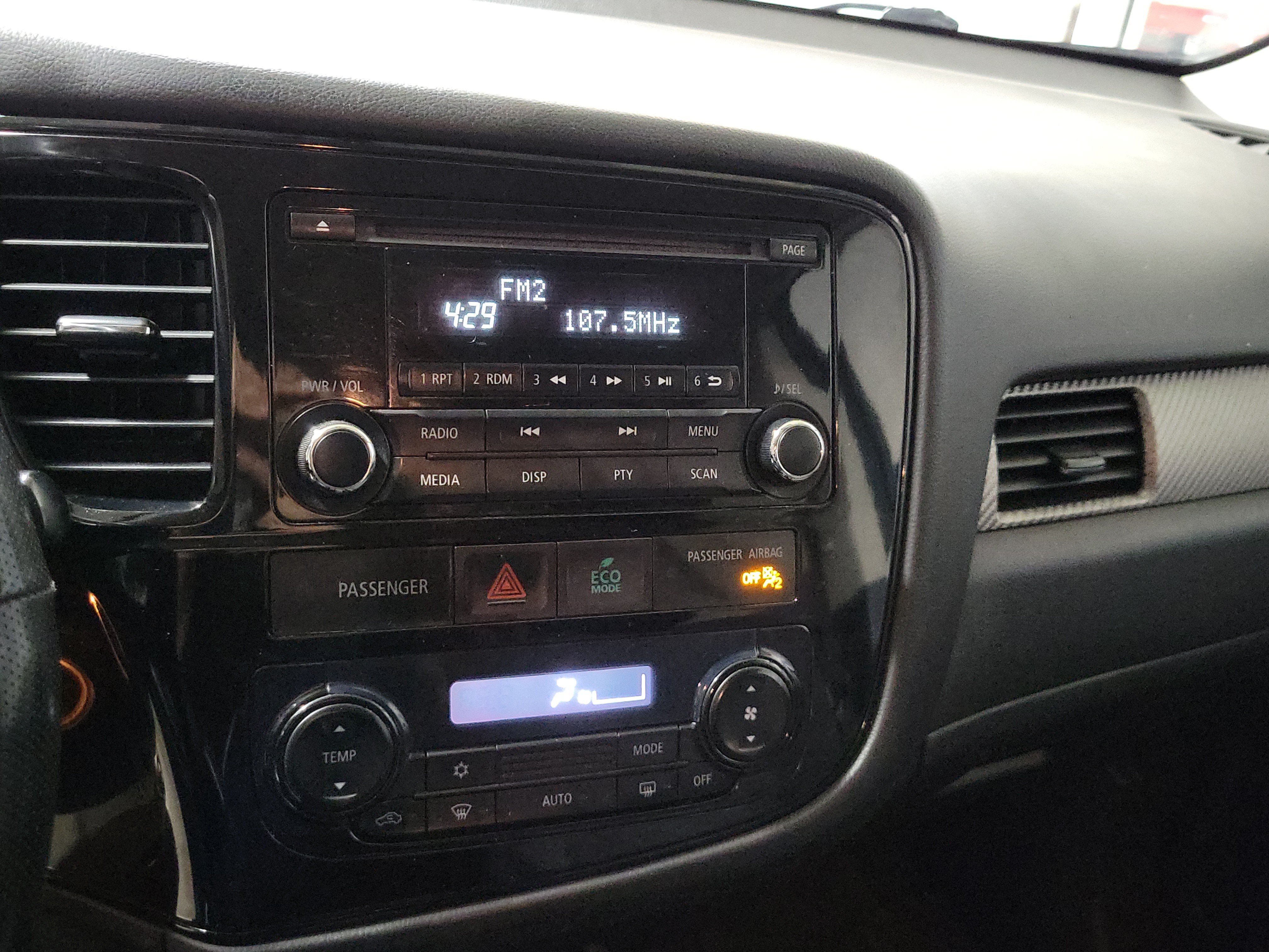 Used 2015 Mitsubishi Outlander ES FWD image 30