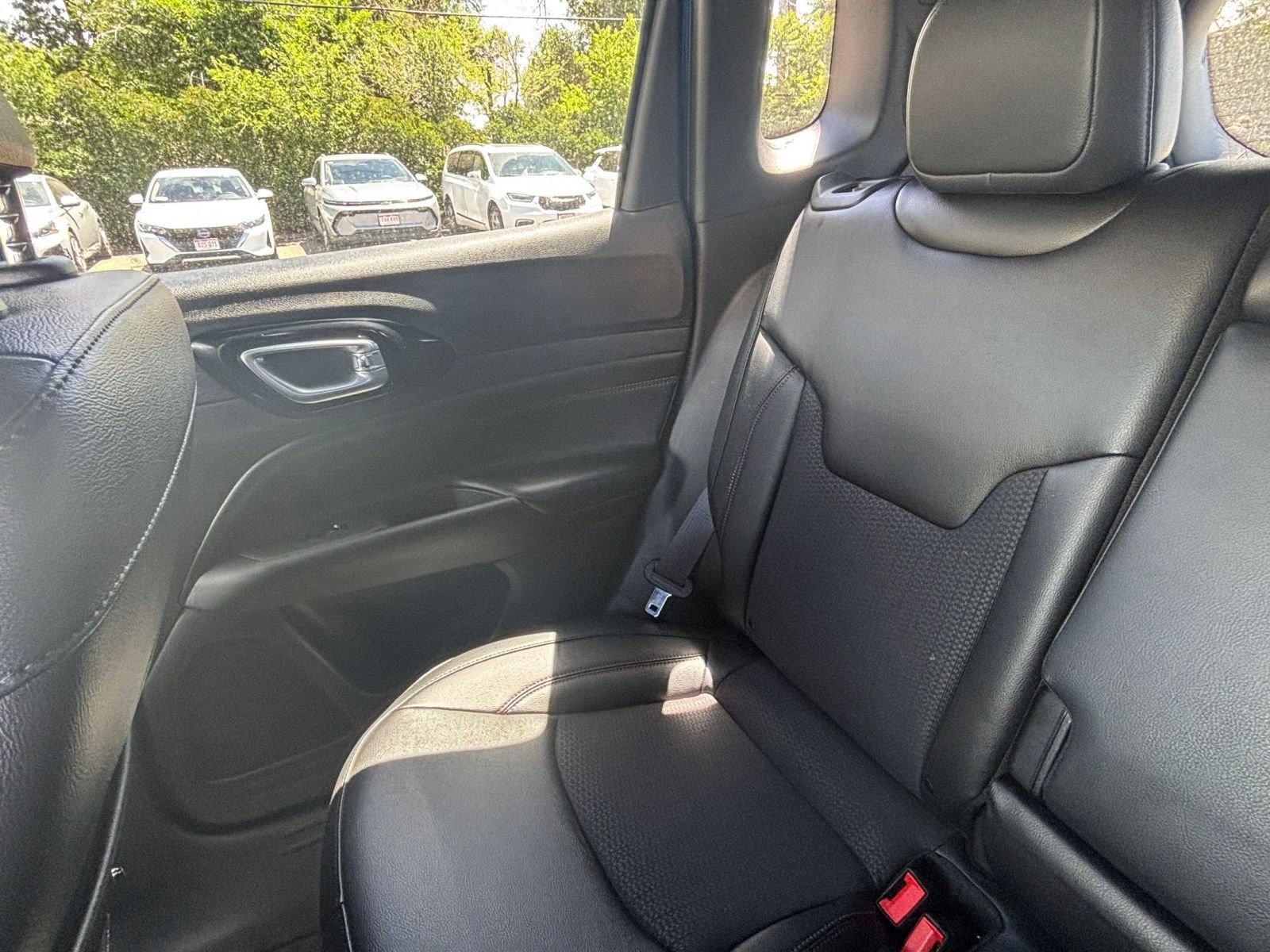 Used 2025 Jeep Compass Trailhawk AWD/4WD image 37