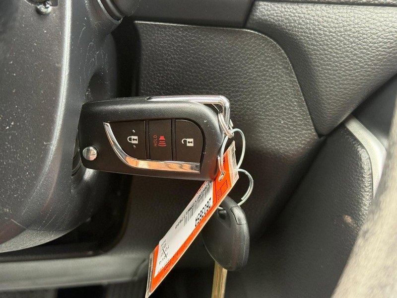 Used 2021 Toyota RAV4 LE image 29