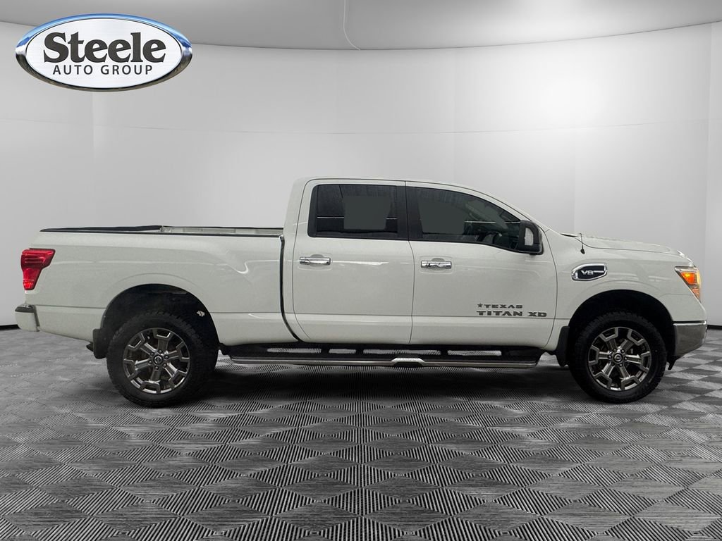 Used 2017 Nissan Titan SV image 6