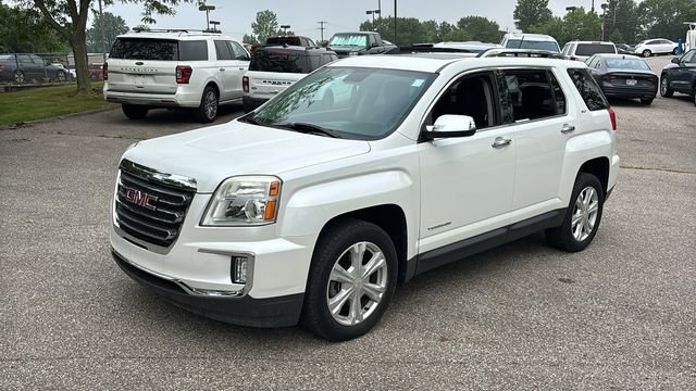 Used 2017 GMC Terrain SLT w/ Open Road Package FWD image 2