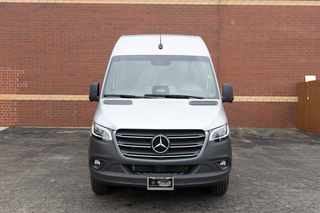 Used 2025 Mercedes-Benz Sprinter 2500 video 2