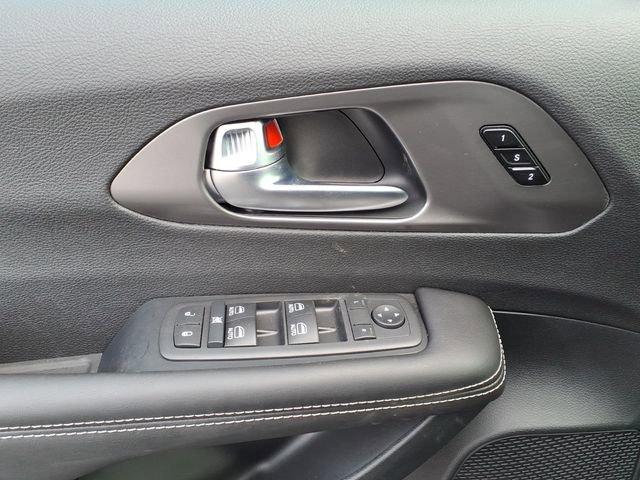 New 2026 Chrysler Pacifica Select image 11