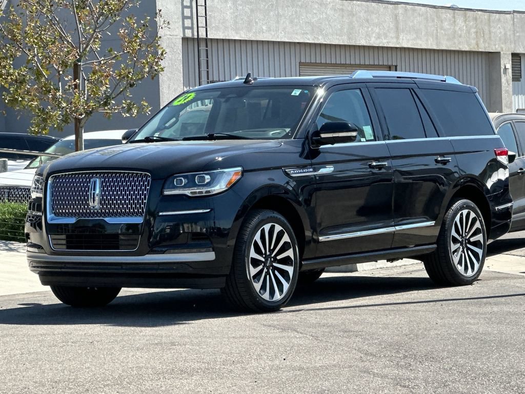 Certified 2024 Lincoln Navigator Reserve AWD/4WD image 7