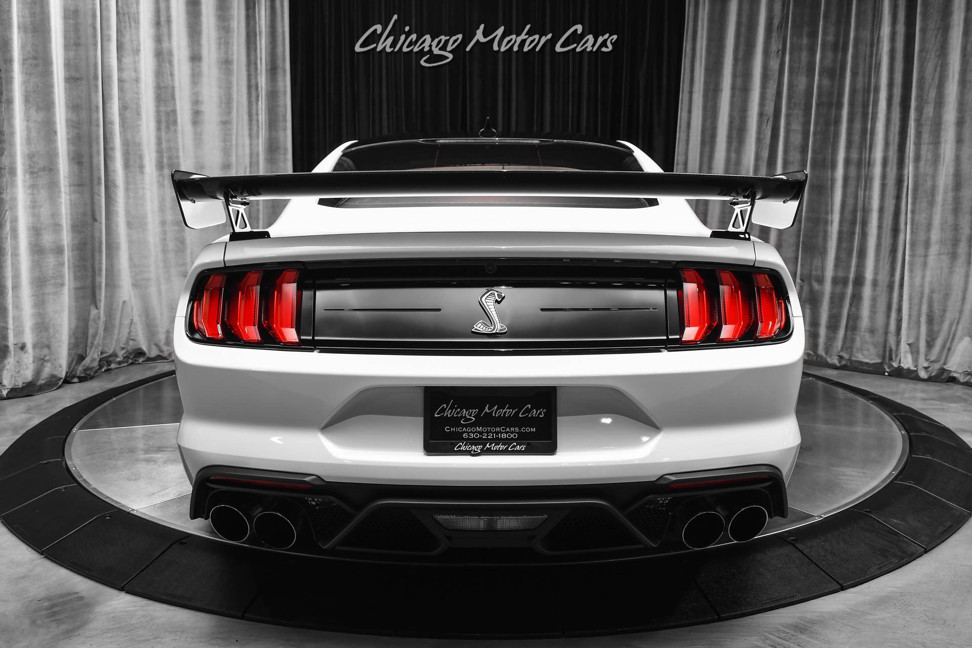 Used 2022 Ford Mustang Shelby GT500 w/ Carbon Fiber Track Pack RWD image 4