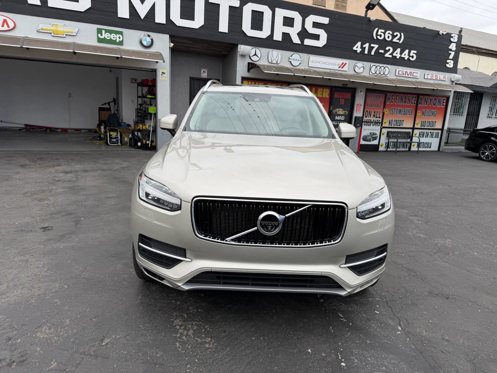 Used 2018 Volvo XC90 T6 Momentum w/ Convenience Package AWD/4WD image 6