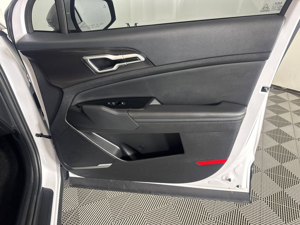 Used 2025 Kia Sportage EX FWD image 14
