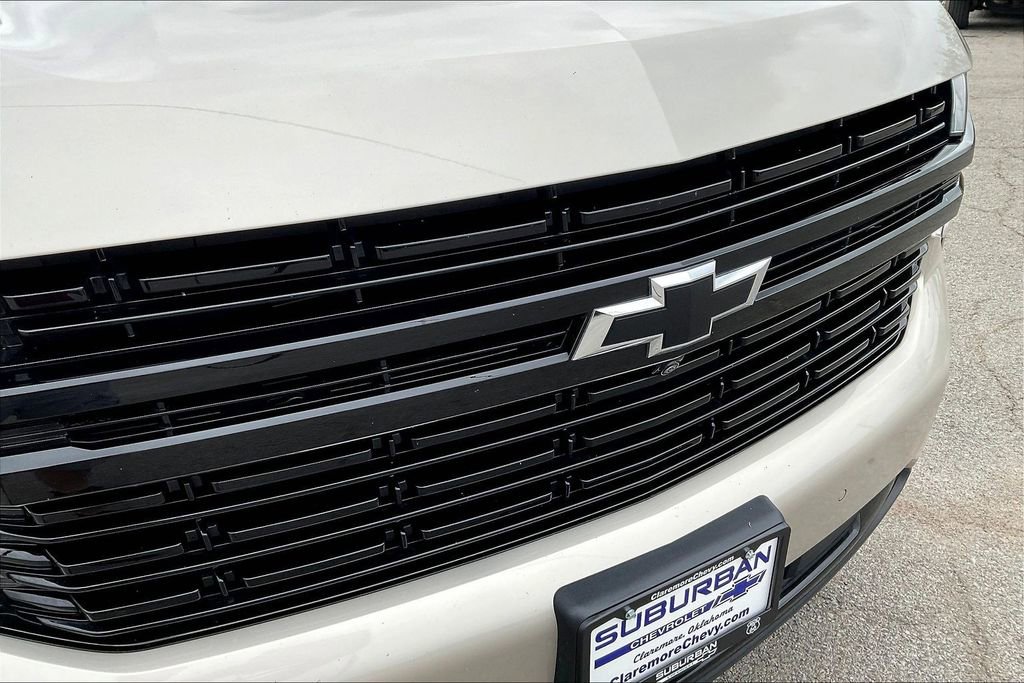 Used 2024 Chevrolet Suburban RST w/ Luxury Package AWD/4WD image 30