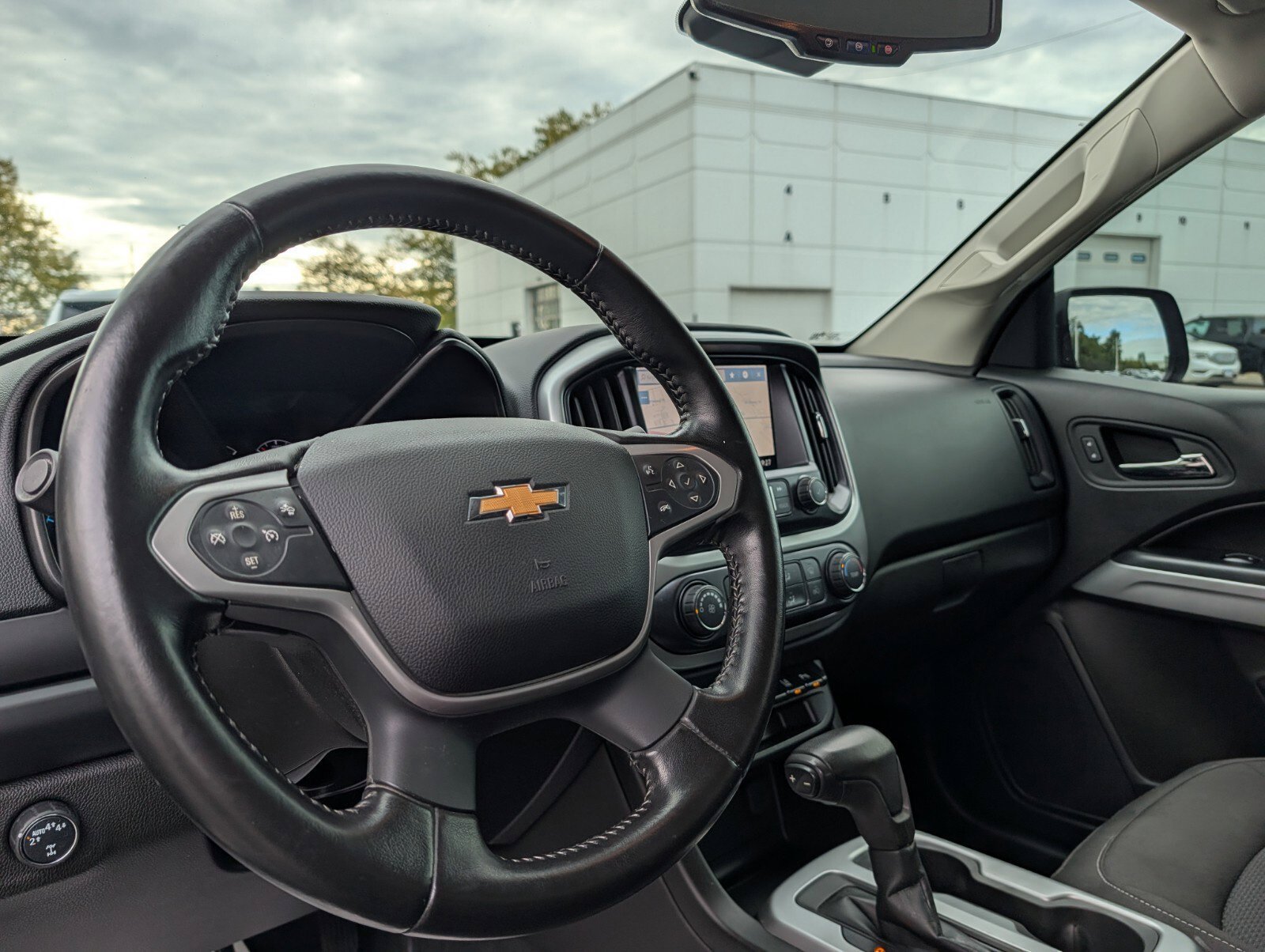Used 2021 Chevrolet Colorado LT w/ Safety Package AWD/4WD image 29