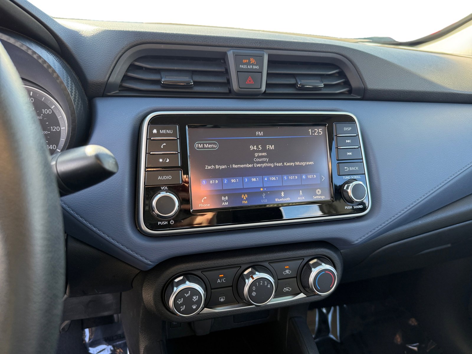 Used 2023 Nissan Versa SV FWD image 12