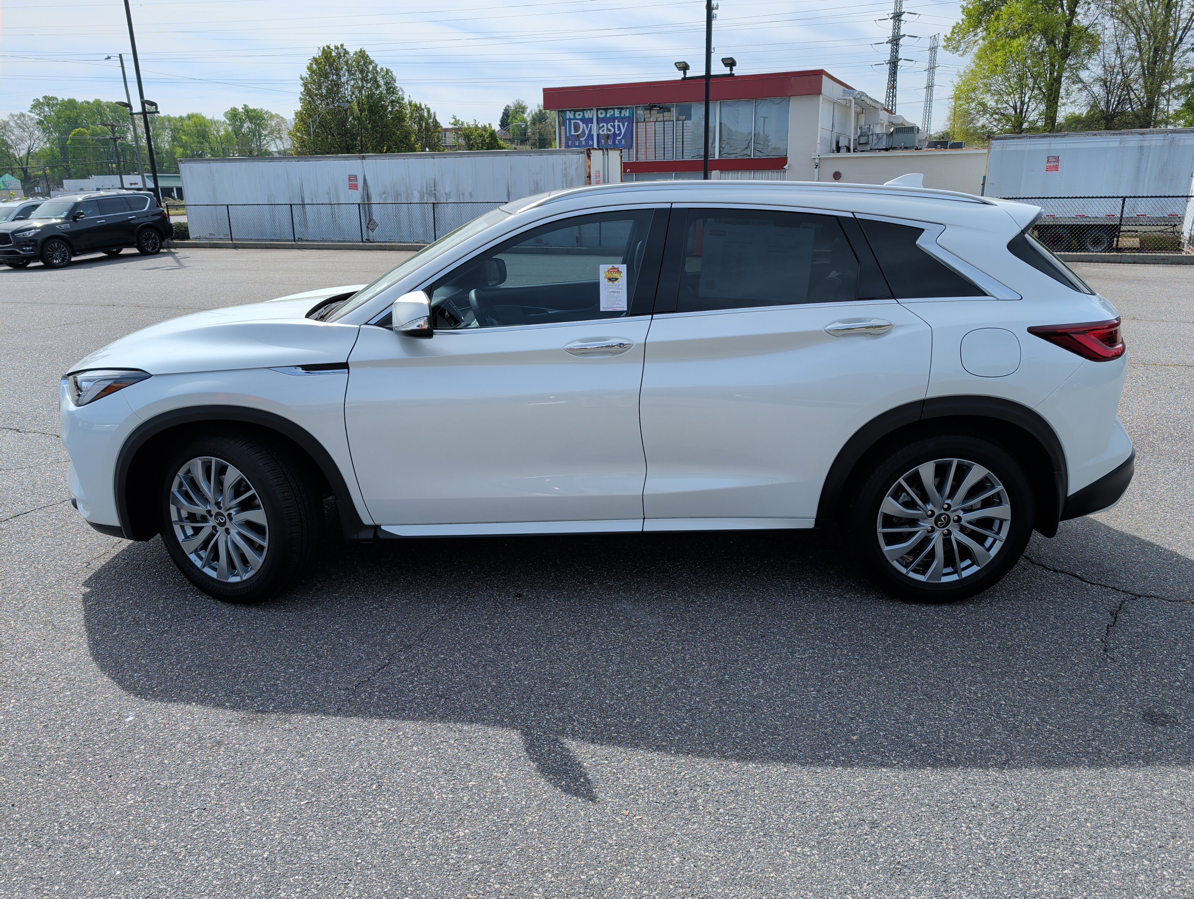 Certified 2025 INFINITI QX50 Luxe w/ Cargo Package image 6