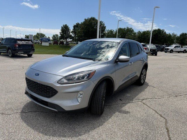 Used 2022 Ford Escape SEL w/ Technology Package FWD image 3