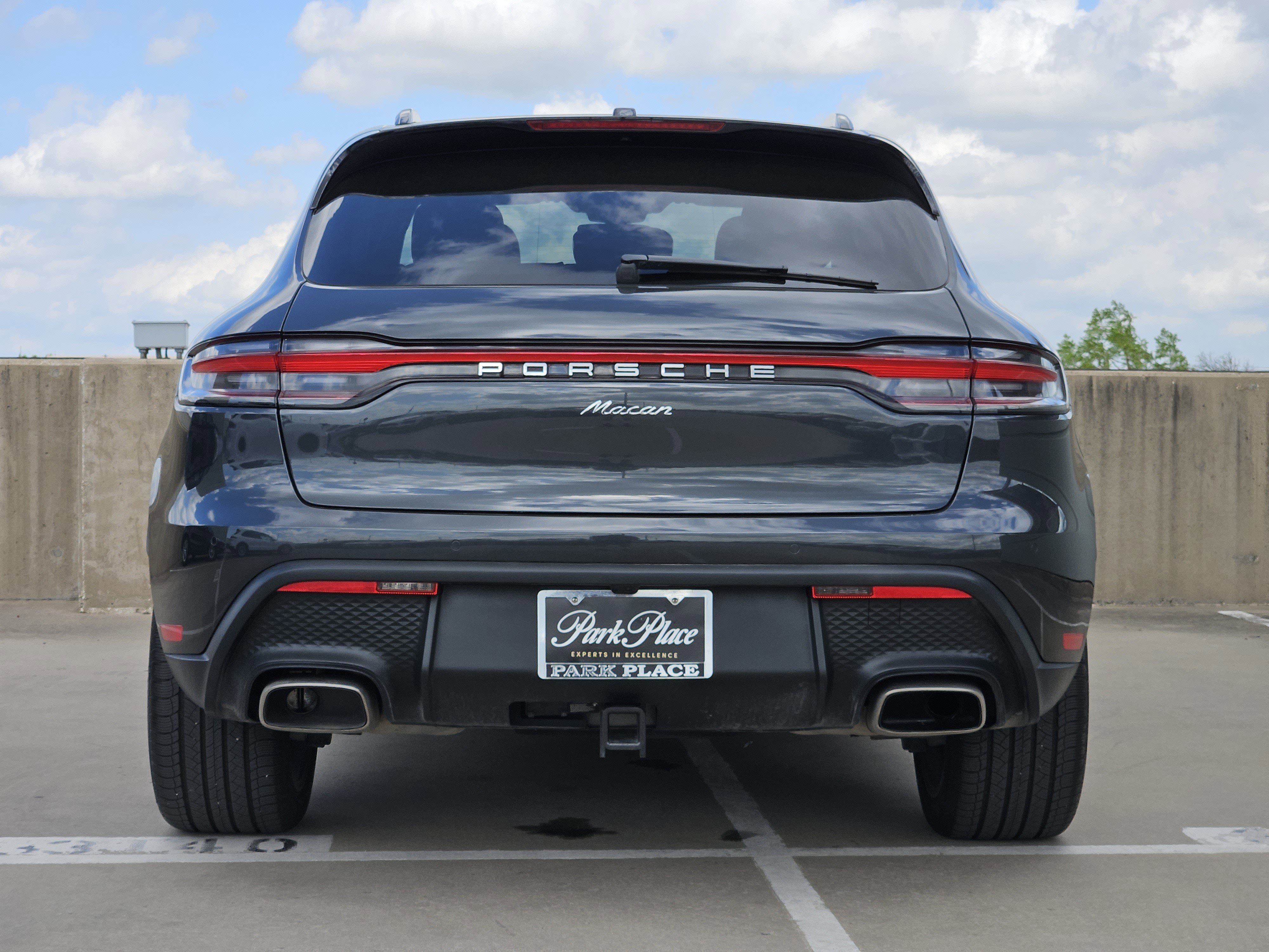 Certified 2025 Porsche Macan image 7