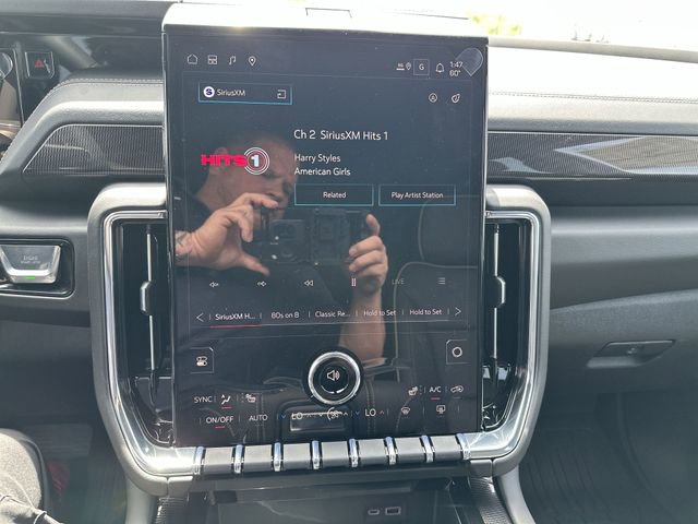 New 2026 GMC Yukon XL Elevation AWD/4WD image 14