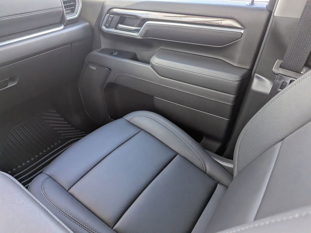 Certified 2026 Chevrolet Silverado 2500 LTZ w/ LTZ Convenience Package image 12