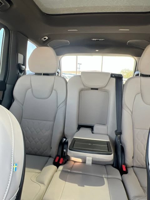 New 2026 Volvo XC90 T8 Plus w/ Protection Package Premier AWD/4WD image 22