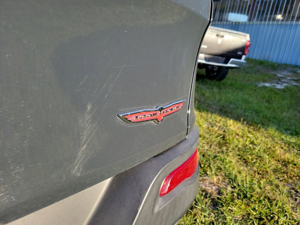 Used 2016 Jeep Cherokee Trailhawk w/ Comfort/Convenience Group image 4