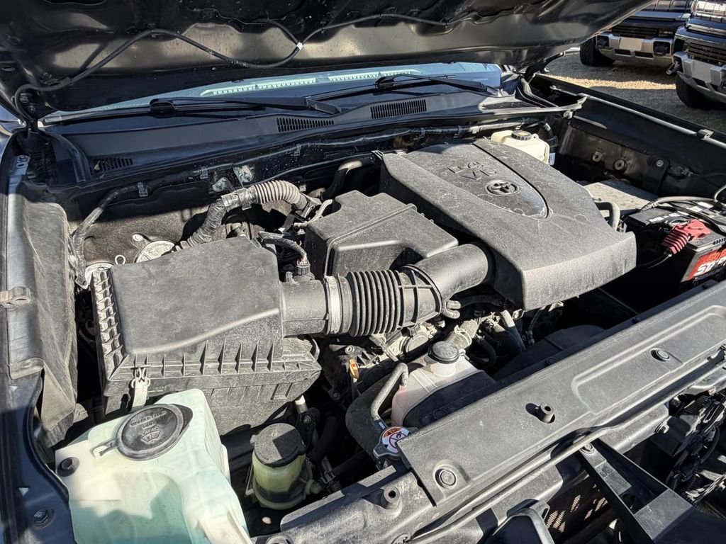 Used 2019 Toyota Tacoma TRD Off-Road w/ Technology Package image 24