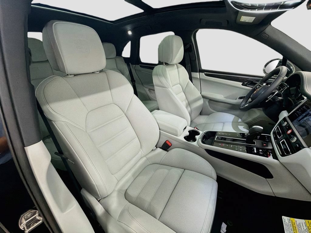 New 2026 Porsche Macan GTS AWD/4WD image 29