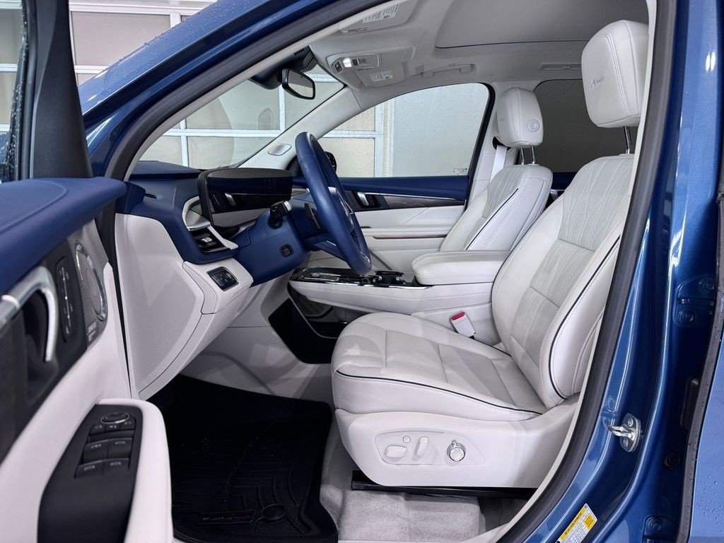 Certified 2025 Buick Enclave Avenir w/ Trailering Package, 5000 lbs. image 9