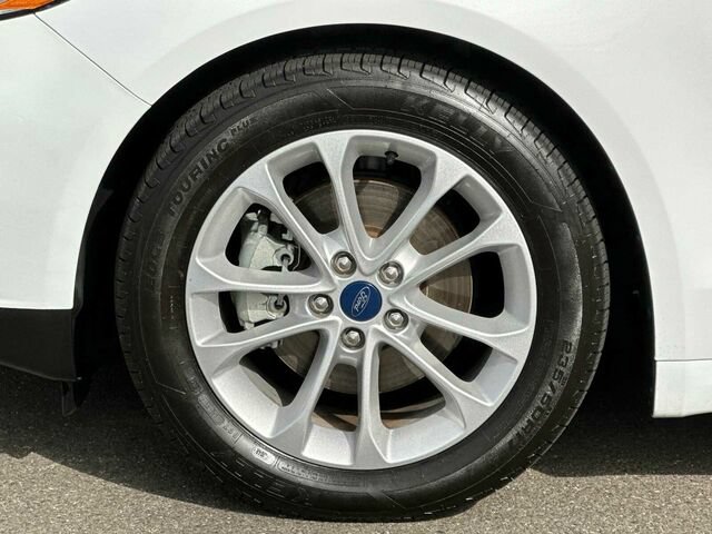Used 2020 Ford Fusion SE FWD image 33
