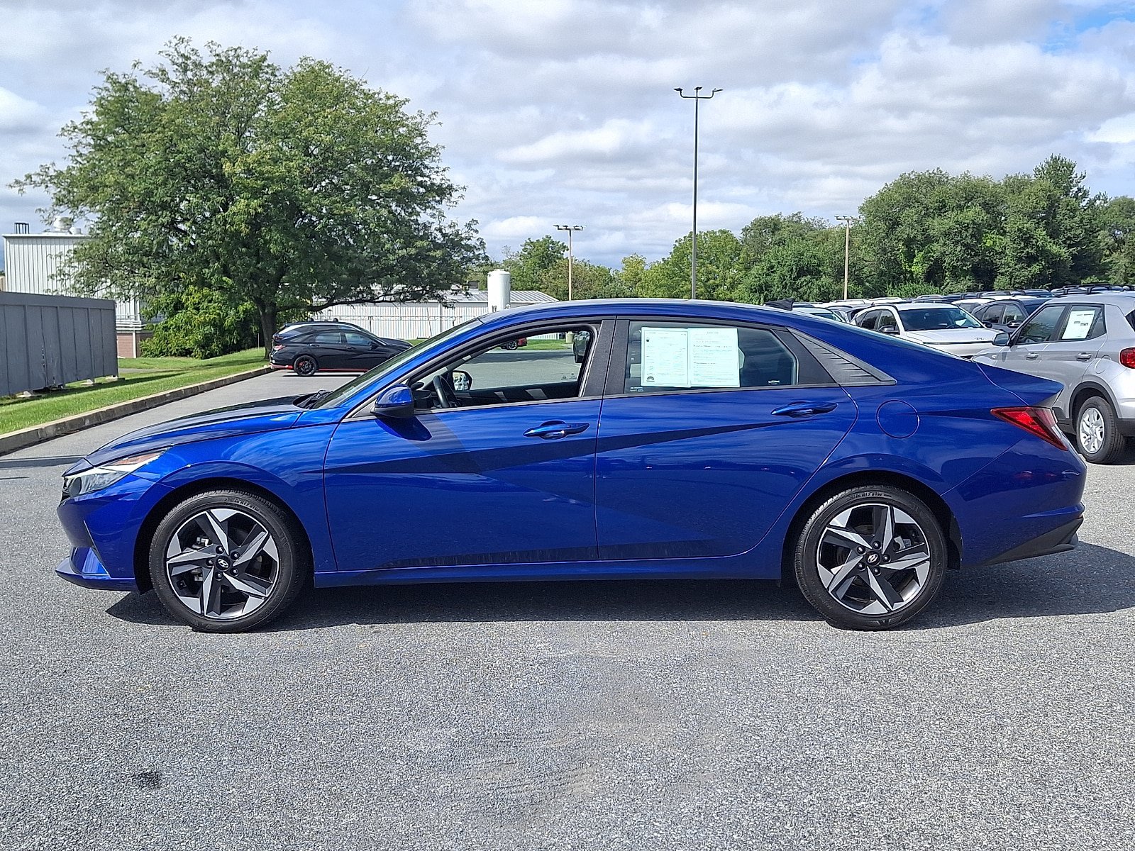 Used 2023 Hyundai Elantra SEL w/ Convenience Package FWD image 8