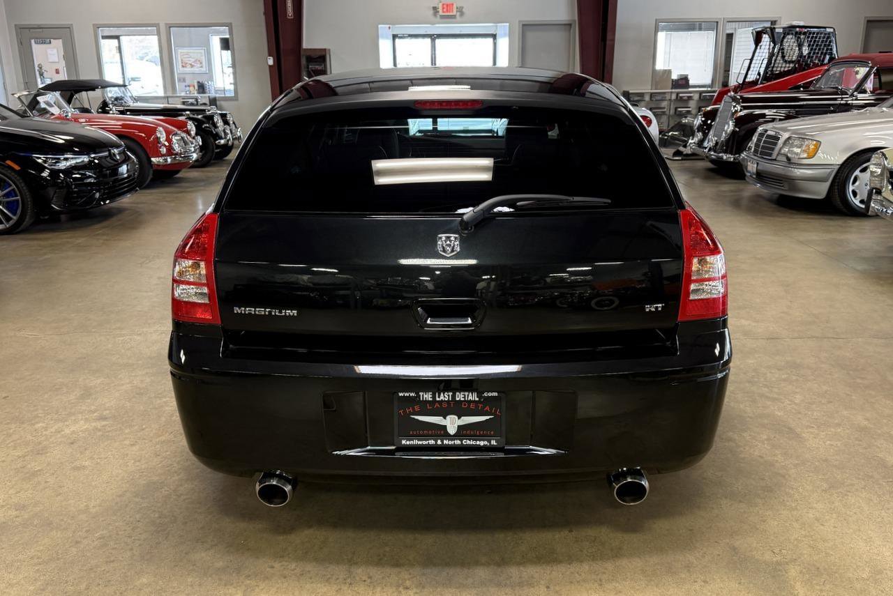 Used 2005 Dodge Magnum R/T RWD image 17