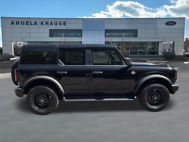 New 2026 Ford Bronco Outer Banks AWD/4WD image 9