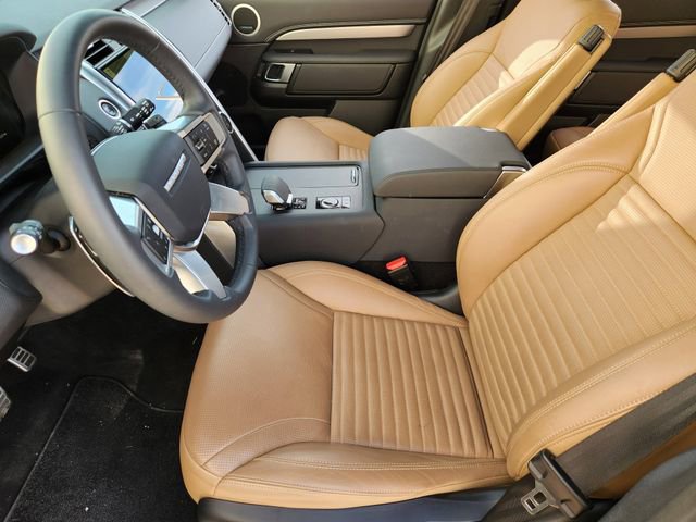 Used 2024 Land Rover Discovery Dynamic SE image 12