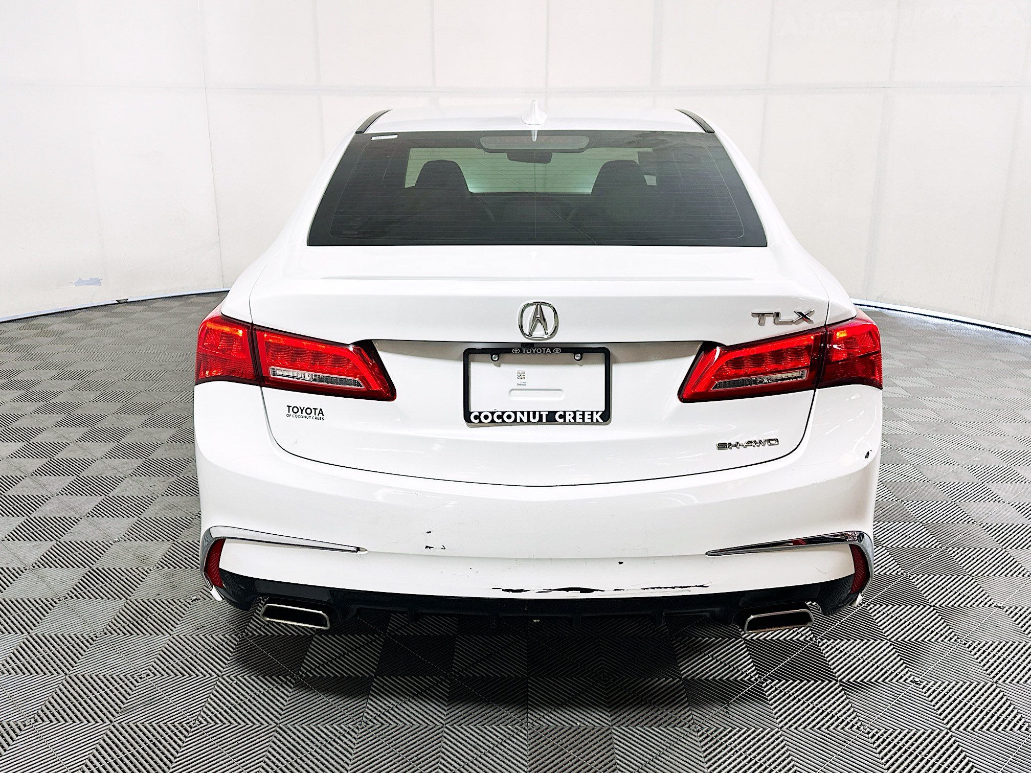 Used 2018 Acura TLX w/ Technology Package AWD/4WD image 4