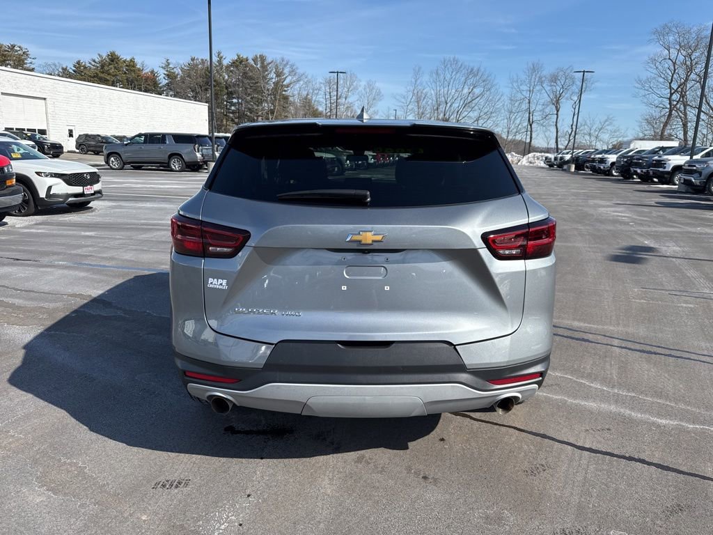Used 2025 Chevrolet Blazer LT image 4