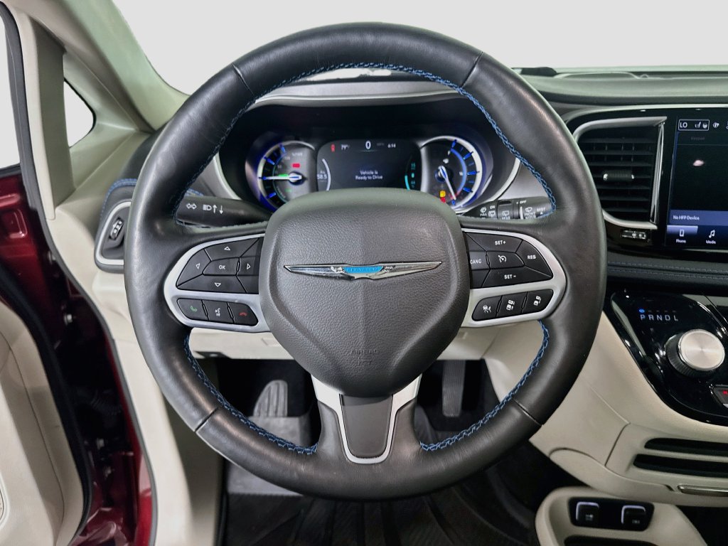 Used 2021 Chrysler Pacifica Touring-L FWD image 11
