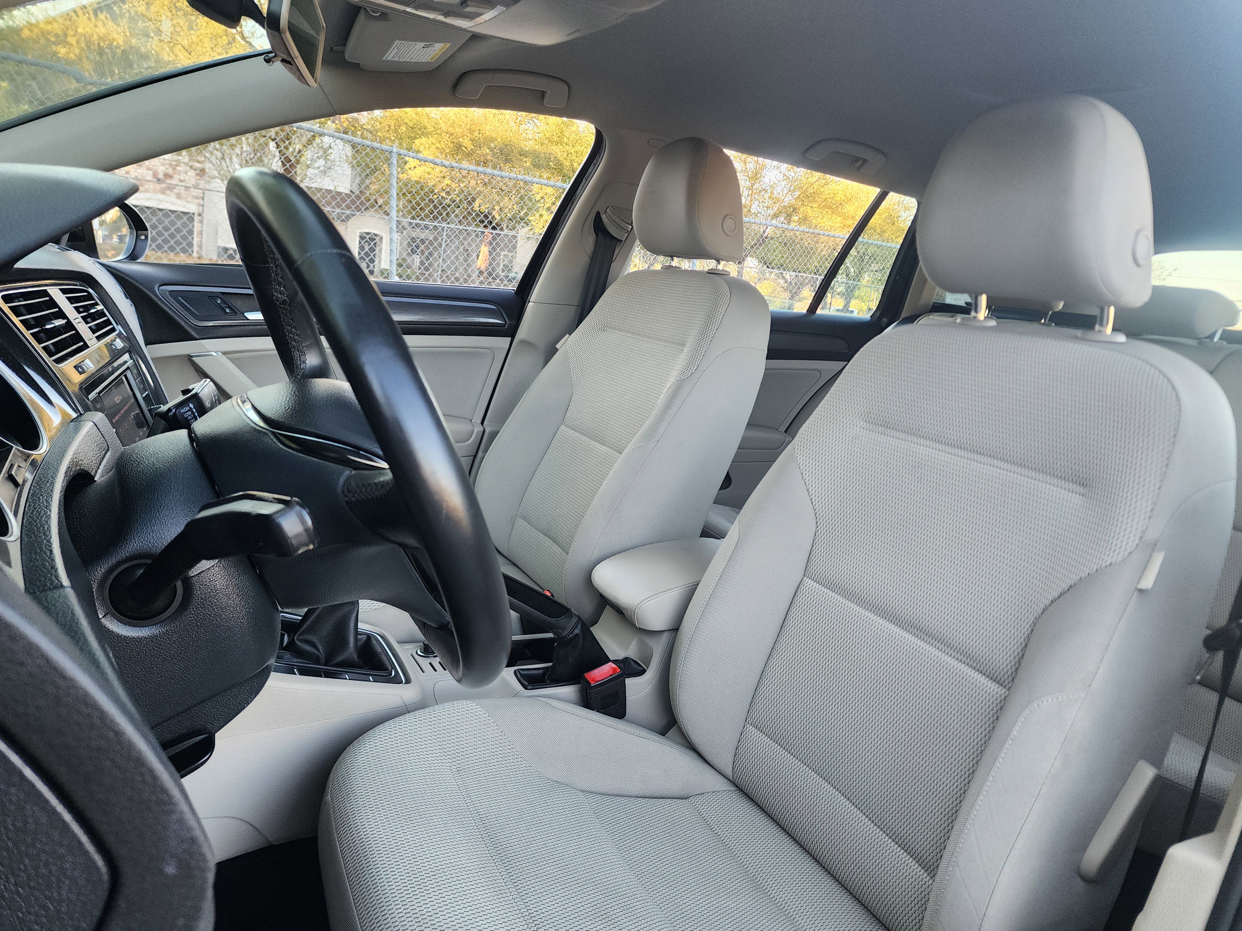 Used 2019 Volkswagen Golf S image 27