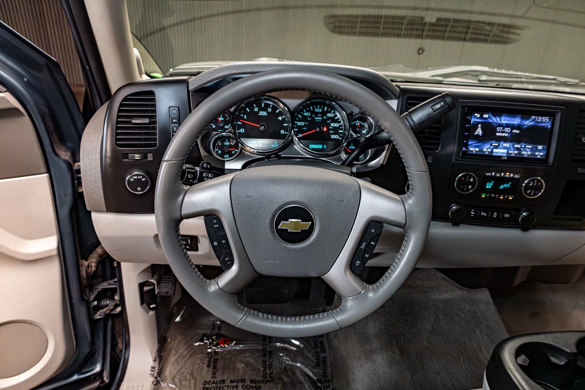 Used 2014 Chevrolet Silverado 2500 LT w/ Interior Plus Package AWD/4WD image 14